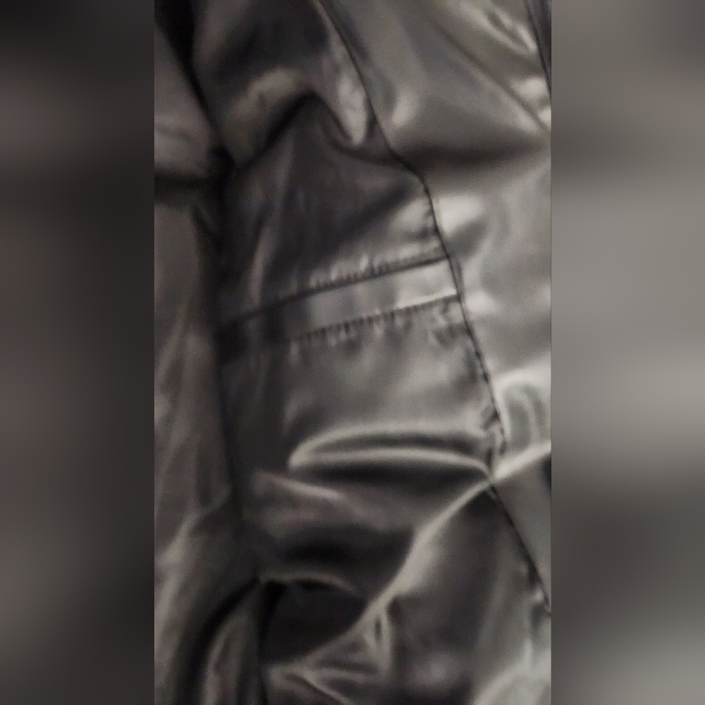 Sean John Men's Sleek Black Puffer Jacket - Picture 5 of 10